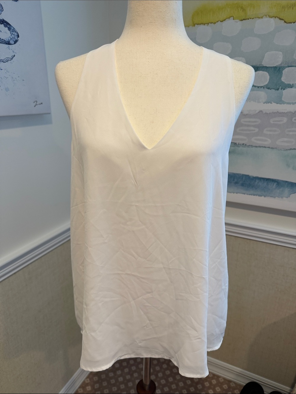 Banana Republic NWT White V-Neck Sleeveless Top size M